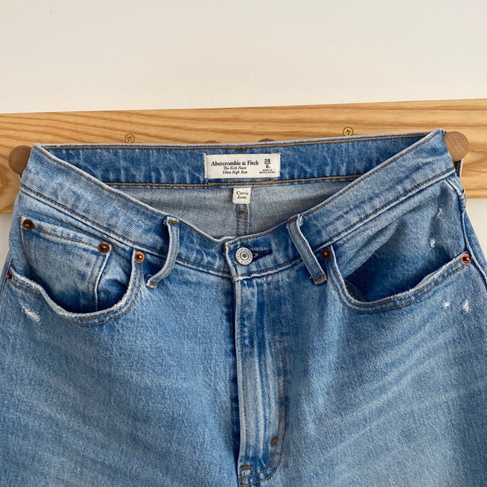 Abercrombie Kick flare ultra high rise curve love.